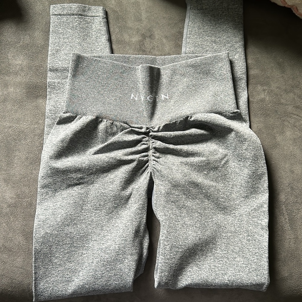 NVGTN Scrunch leggings